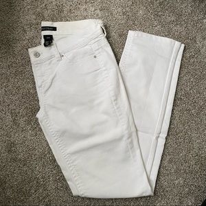 White House Black Market slim leg noir size 2